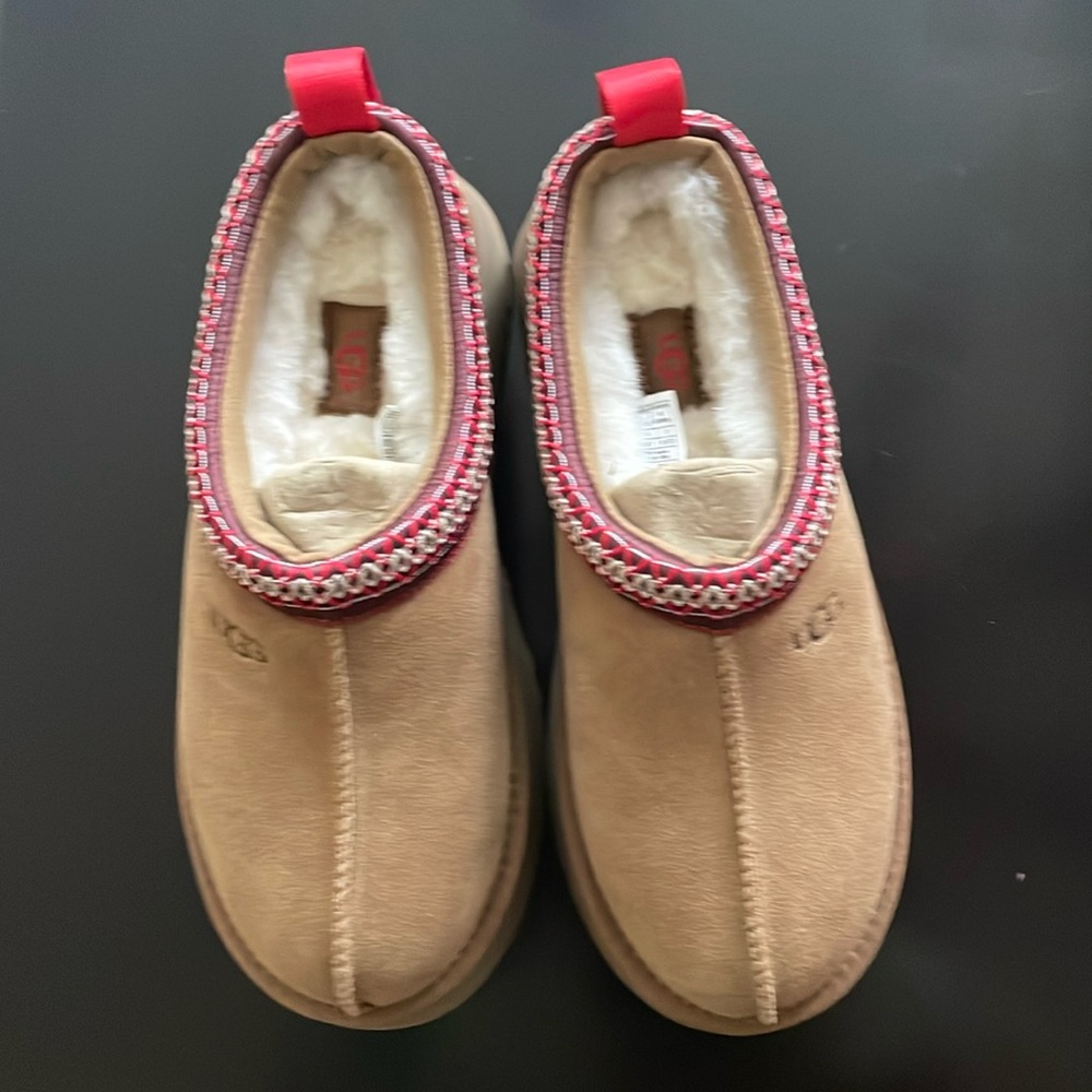 UGG